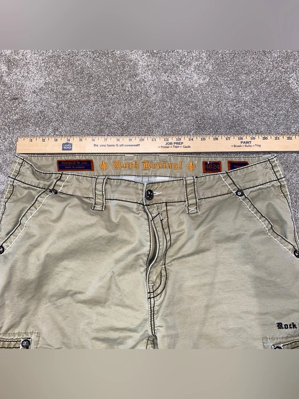 Rock Revival Khaki Cargo Shorts Men’s 40” Classic Fit Fading Summer